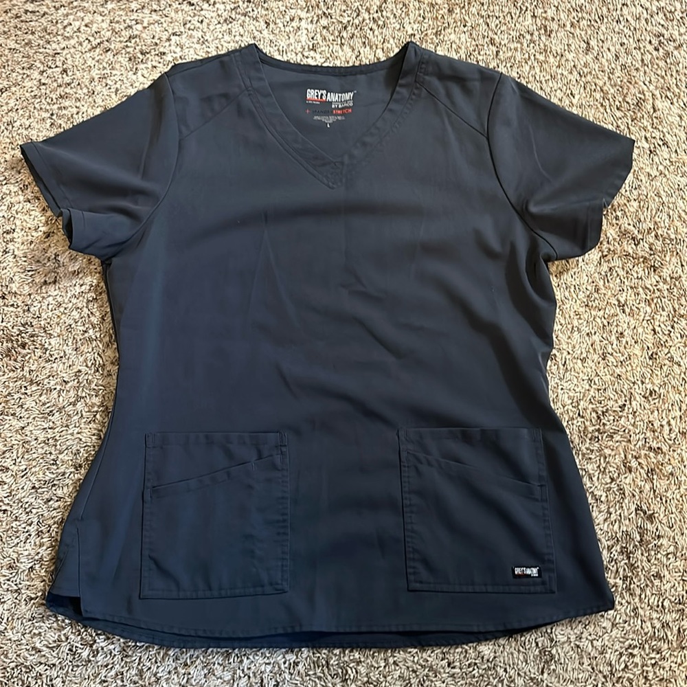 Emma 4 Pocket V-Neck Scrubs Top